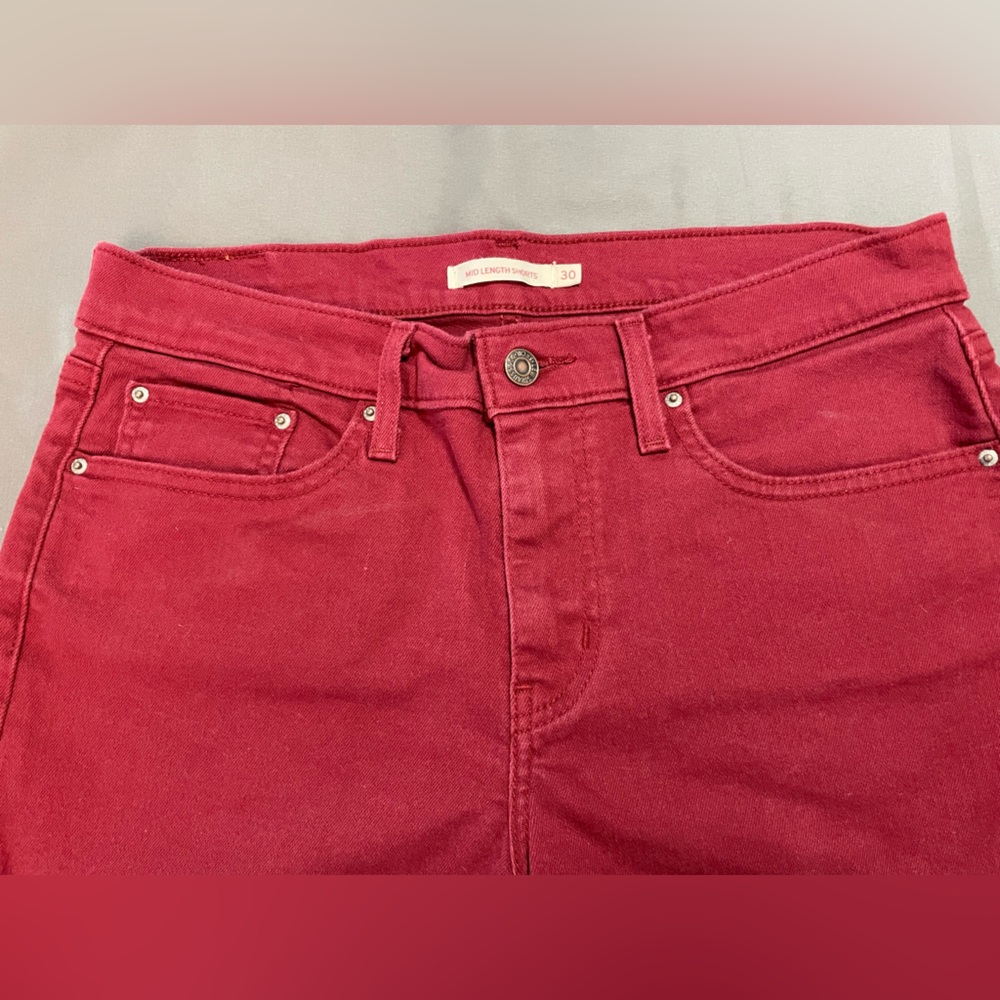 Levi's ❤️Mid Lenght Women's Cherry Red Jean Shorts, size 30 (EUC) - Picture 4 of 9